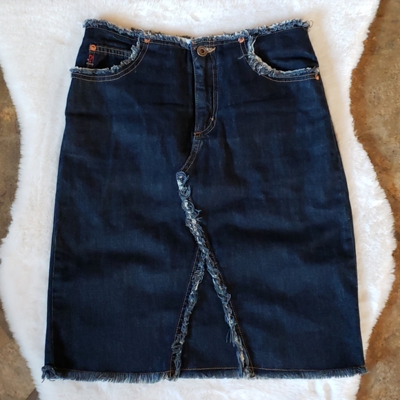 Guess Dresses & Skirts - Guess denim blue distress skirt size 27